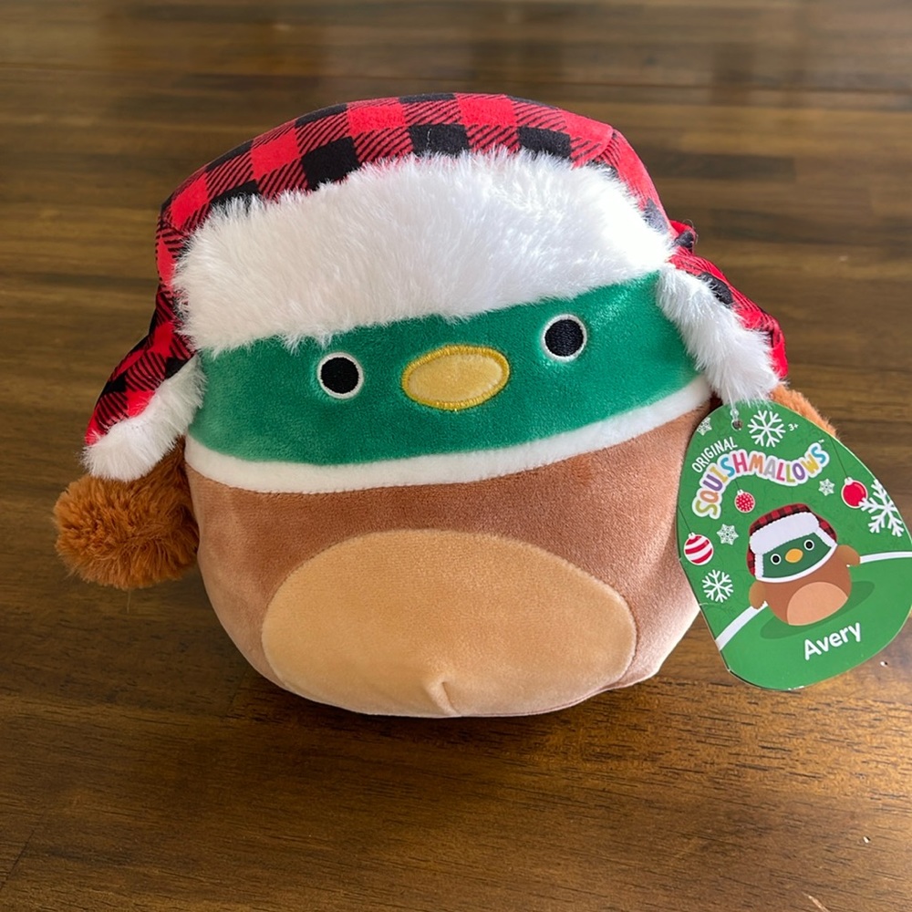 NWT Squishmallows AVERY DUCK  8” Winter 2022 Collection